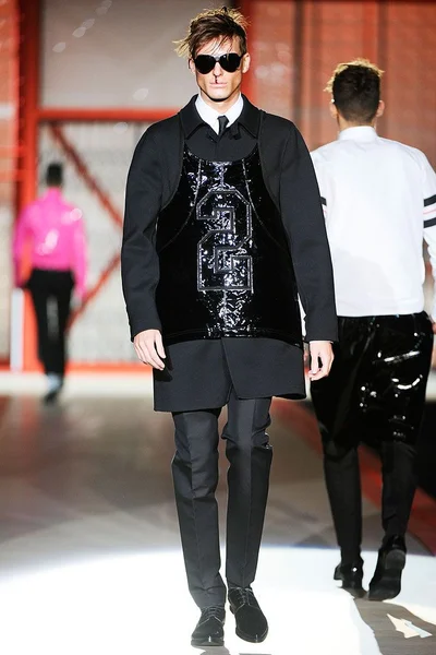 Look 7
